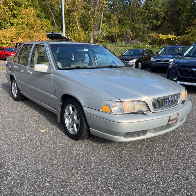 2000 Volvo S70 SE 4dr Sdn, available for sale in Naugatuck, Connecticut | Riverside Motorcars, LLC. Naugatuck, Connecticut 2000 Volvo S70 SE 4dr Sdn, available for sale in Naugatuck, Connecticut | Riverside Motorcars, LLC. Naugatuck, Connecticut