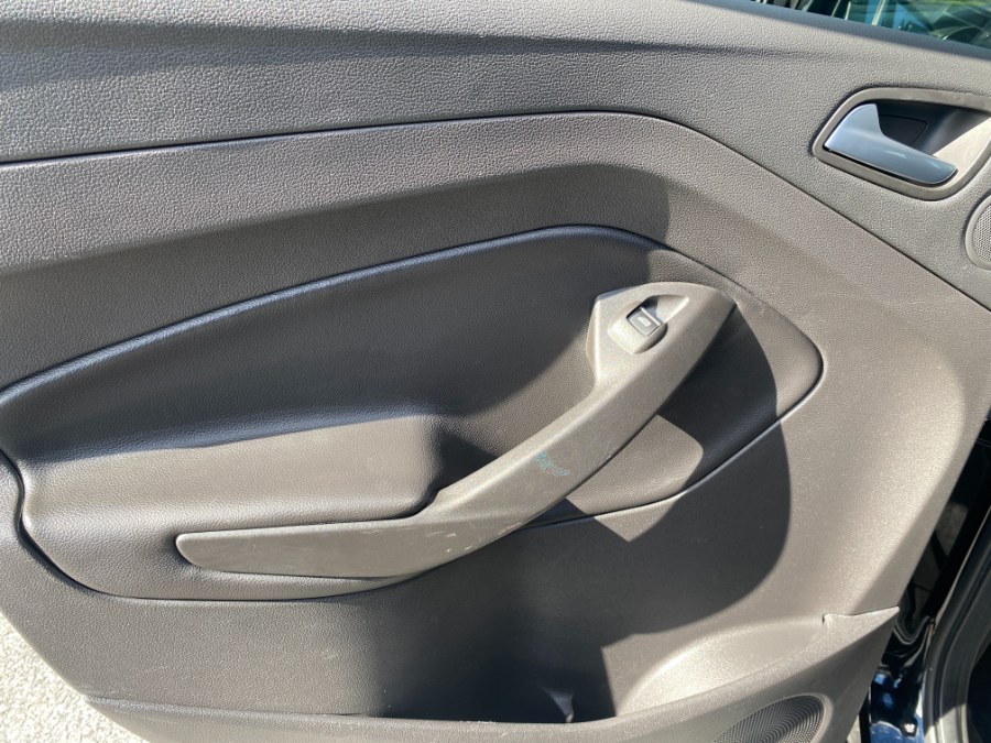 2016 Ford Escape 4WD 4dr SE, available for sale in Bethlehem, Pennsylvania | Best Auto Deals LLC. Bethlehem, Pennsylvania 2016 Ford Escape 4WD 4dr SE, available for sale in Bethlehem, Pennsylvania | Best Auto Deals LLC. Bethlehem, Pennsylvania