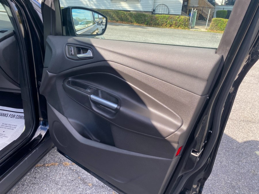 2016 Ford Escape 4WD 4dr SE, available for sale in Bethlehem, Pennsylvania | Best Auto Deals LLC. Bethlehem, Pennsylvania 2016 Ford Escape 4WD 4dr SE, available for sale in Bethlehem, Pennsylvania | Best Auto Deals LLC. Bethlehem, Pennsylvania