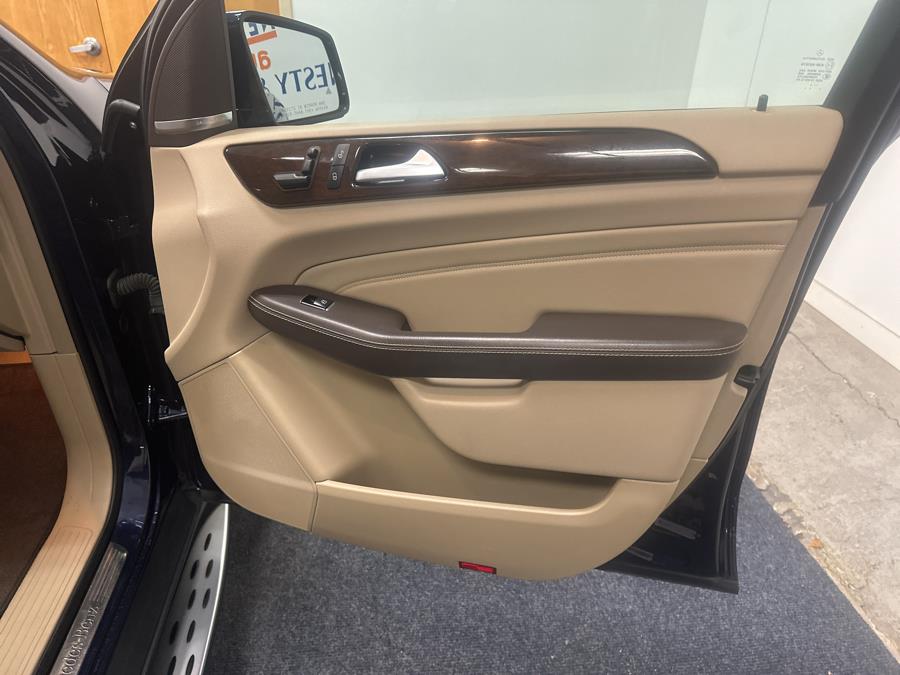 2015 Mercedes-Benz M-Class 4MATIC 4dr ML 350, available for sale in Plainville, Connecticut | New England Auto Sales LLC. Plainville, Connecticut 2015 Mercedes-Benz M-Class 4MATIC 4dr ML 350, available for sale in Plainville, Connecticut | New England Auto Sales LLC. Plainville, Connecticut