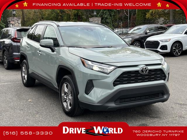2023 Toyota RAV4 XLE photo 3
