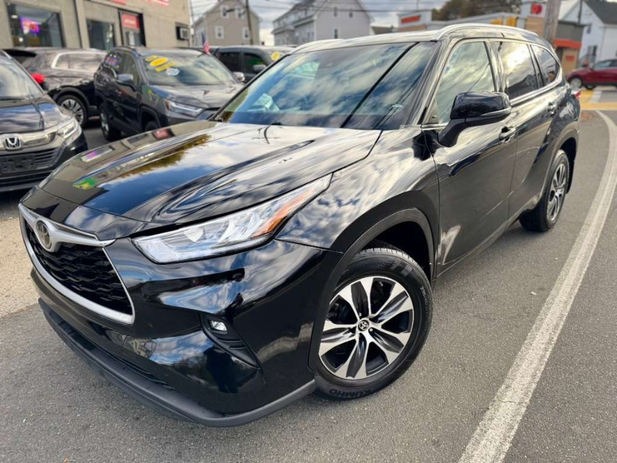Used 2020 Toyota Highlander in Peabody, Massachusetts | New Star Motors. Peabody, Massachusetts