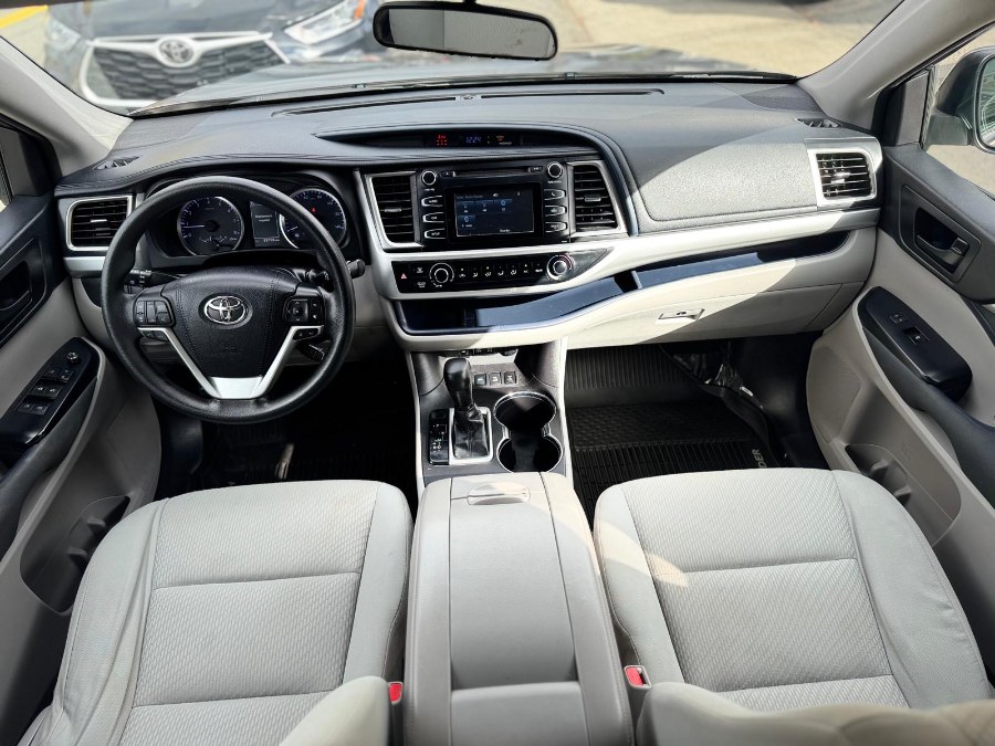 2018 Toyota Highlander LE, available for sale in Peabody, Massachusetts | New Star Motors. Peabody, Massachusetts 2018 Toyota Highlander LE, available for sale in Peabody, Massachusetts | New Star Motors. Peabody, Massachusetts