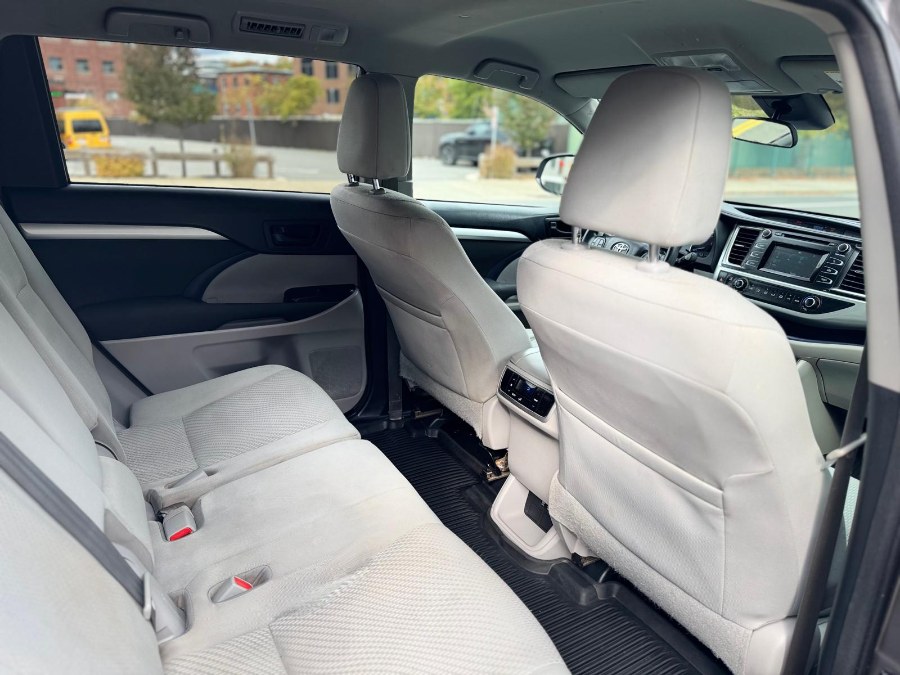 2018 Toyota Highlander LE, available for sale in Peabody, Massachusetts | New Star Motors. Peabody, Massachusetts 2018 Toyota Highlander LE, available for sale in Peabody, Massachusetts | New Star Motors. Peabody, Massachusetts