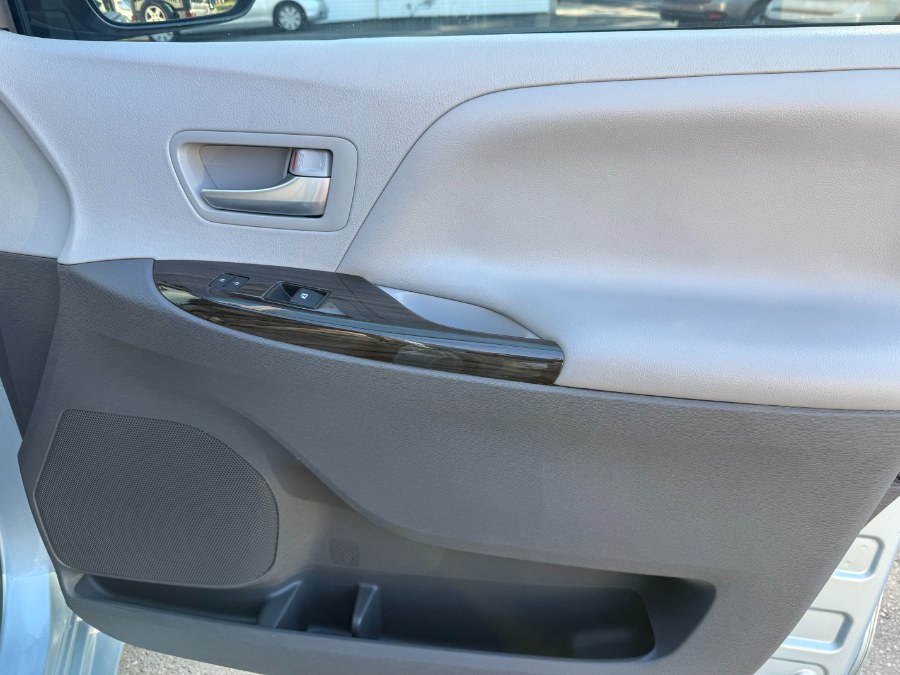 2016 Toyota Sienna 5dr 8-Pass Van XLE Premium FWD (Natl), available for sale in Bristol, Connecticut | Bristol Auto Center LLC. Bristol, Connecticut 2016 Toyota Sienna 5dr 8-Pass Van XLE Premium FWD (Natl), available for sale in Bristol, Connecticut | Bristol Auto Center LLC. Bristol, Connecticut