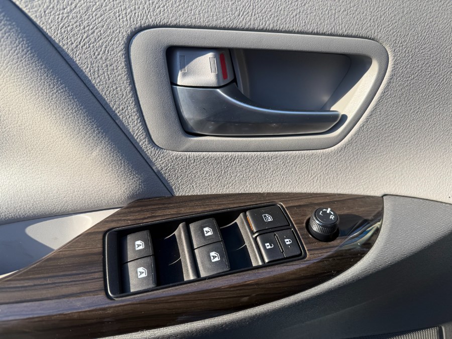 2016 Toyota Sienna 5dr 8-Pass Van XLE Premium FWD (Natl), available for sale in Bristol, Connecticut | Bristol Auto Center LLC. Bristol, Connecticut 2016 Toyota Sienna 5dr 8-Pass Van XLE Premium FWD (Natl), available for sale in Bristol, Connecticut | Bristol Auto Center LLC. Bristol, Connecticut