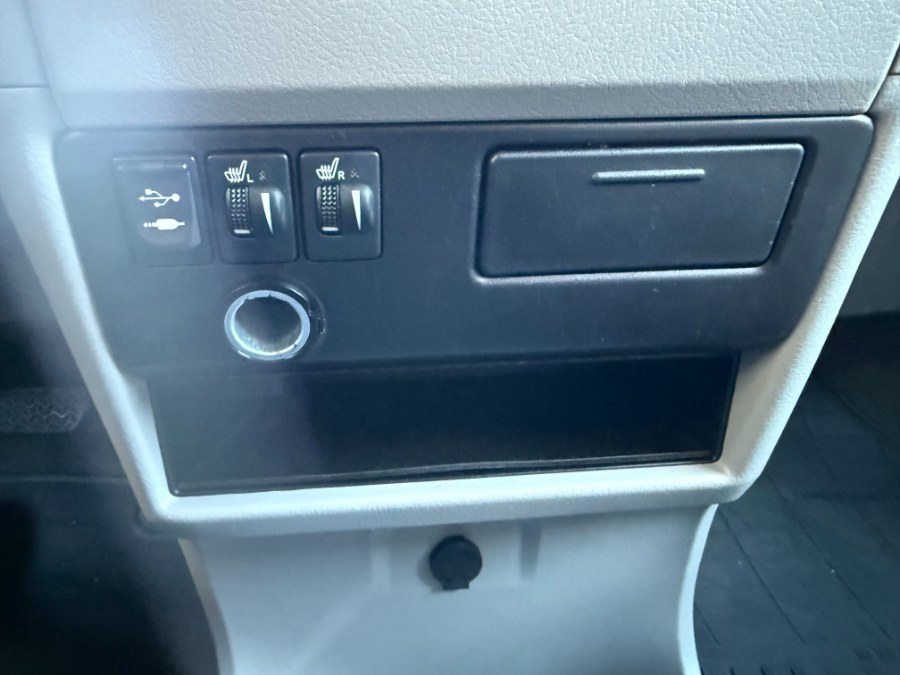 2016 Toyota Sienna 5dr 8-Pass Van XLE Premium FWD (Natl), available for sale in Bristol, Connecticut | Bristol Auto Center LLC. Bristol, Connecticut 2016 Toyota Sienna 5dr 8-Pass Van XLE Premium FWD (Natl), available for sale in Bristol, Connecticut | Bristol Auto Center LLC. Bristol, Connecticut