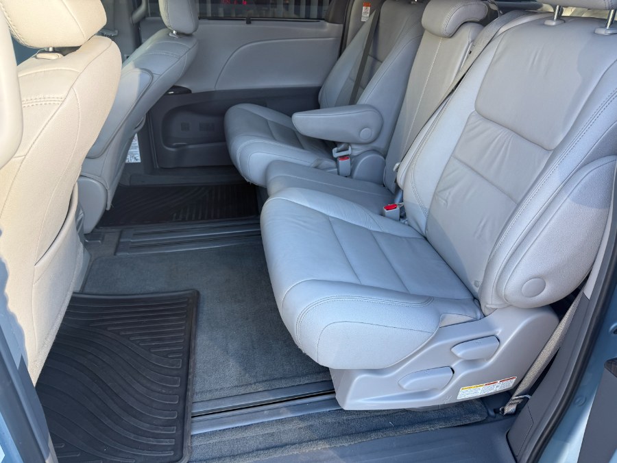 2016 Toyota Sienna 5dr 8-Pass Van XLE Premium FWD (Natl), available for sale in Bristol, Connecticut | Bristol Auto Center LLC. Bristol, Connecticut 2016 Toyota Sienna 5dr 8-Pass Van XLE Premium FWD (Natl), available for sale in Bristol, Connecticut | Bristol Auto Center LLC. Bristol, Connecticut