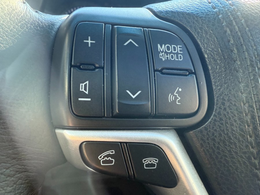 2016 Toyota Sienna 5dr 8-Pass Van XLE Premium FWD (Natl), available for sale in Bristol, Connecticut | Bristol Auto Center LLC. Bristol, Connecticut 2016 Toyota Sienna 5dr 8-Pass Van XLE Premium FWD (Natl), available for sale in Bristol, Connecticut | Bristol Auto Center LLC. Bristol, Connecticut