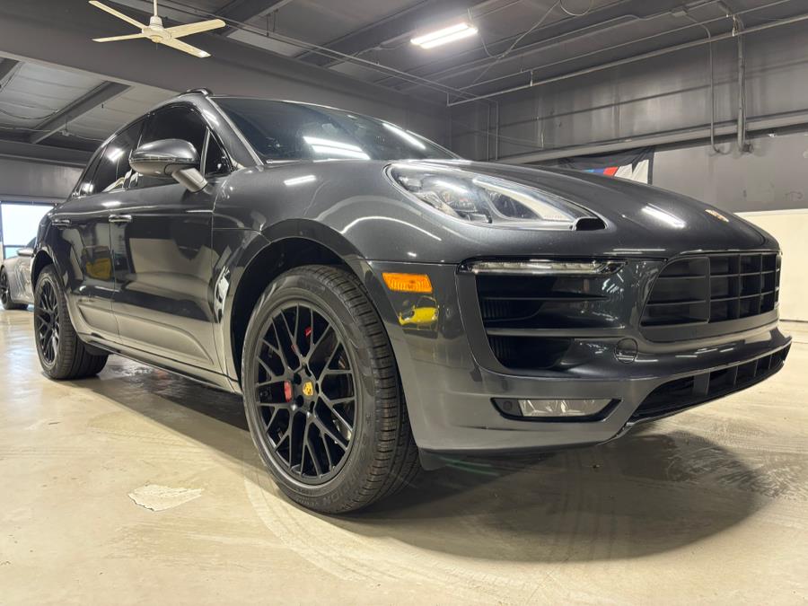 2018 Porsche Macan GTS photo 2