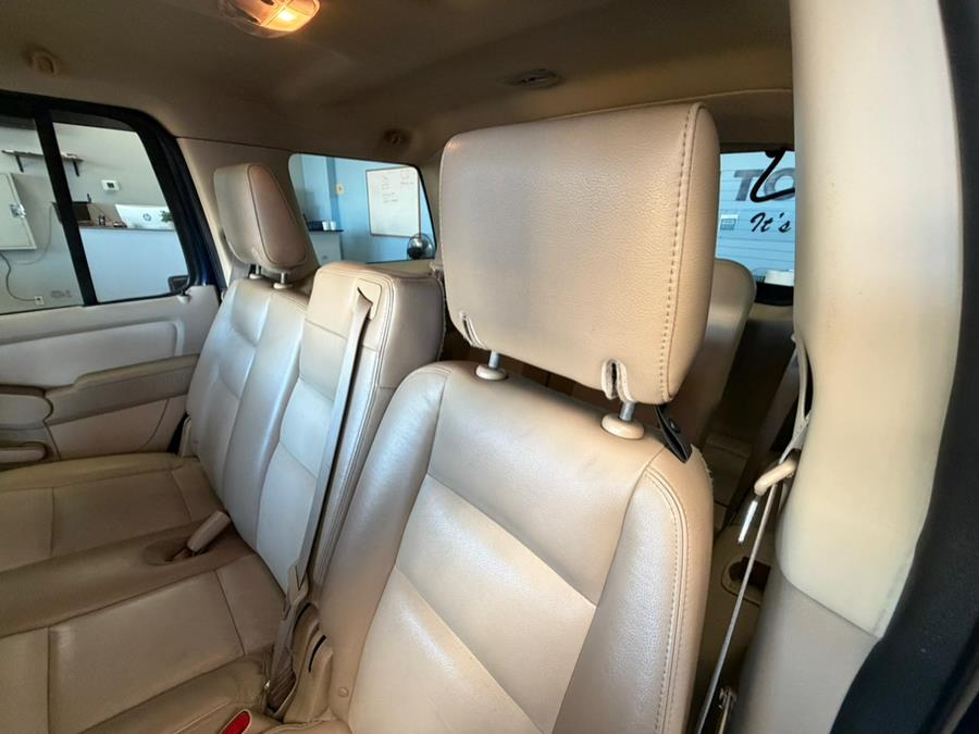 2006 Ford Explorer 4dr 114" WB 4.0L Eddie Bauer 4WD, available for sale in Inwood, New York | 5 Towns Drive. Inwood, New York 2006 Ford Explorer 4dr 114" WB 4.0L Eddie Bauer 4WD, available for sale in Inwood, New York | 5 Towns Drive. Inwood, New York