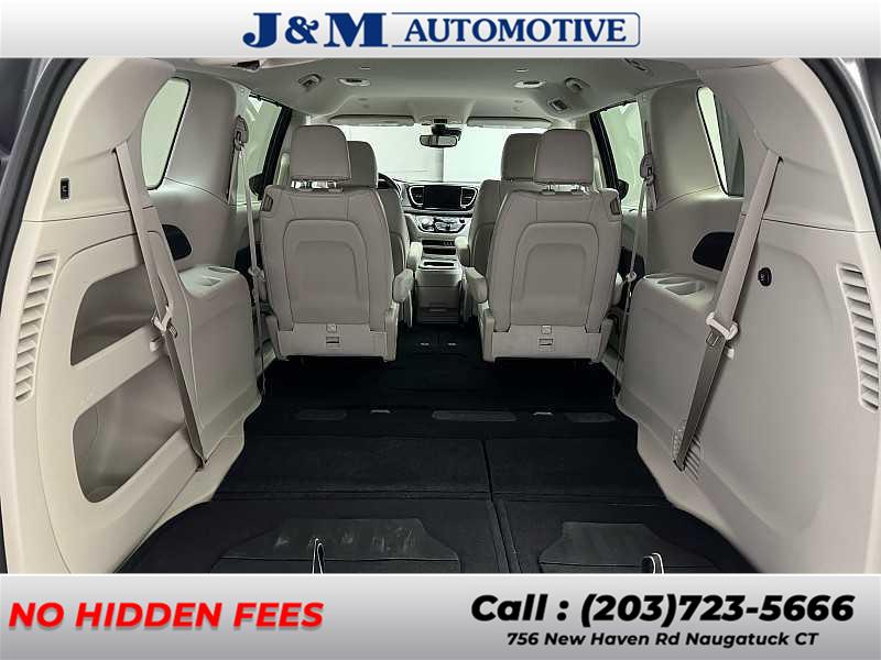 2021 Chrysler Pacifica Touring L, available for sale in Naugatuck, Connecticut | J&M Automotive Sls&Svc LLC. Naugatuck, Connecticut 2021 Chrysler Pacifica Touring L, available for sale in Naugatuck, Connecticut | J&M Automotive Sls&Svc LLC. Naugatuck, Connecticut