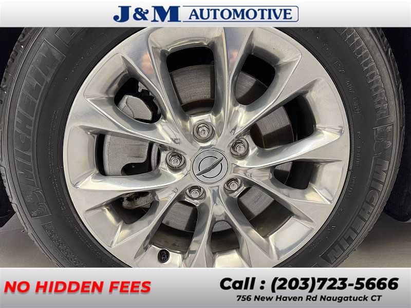 2021 Chrysler Pacifica Touring L, available for sale in Naugatuck, Connecticut | J&M Automotive Sls&Svc LLC. Naugatuck, Connecticut 2021 Chrysler Pacifica Touring L, available for sale in Naugatuck, Connecticut | J&M Automotive Sls&Svc LLC. Naugatuck, Connecticut