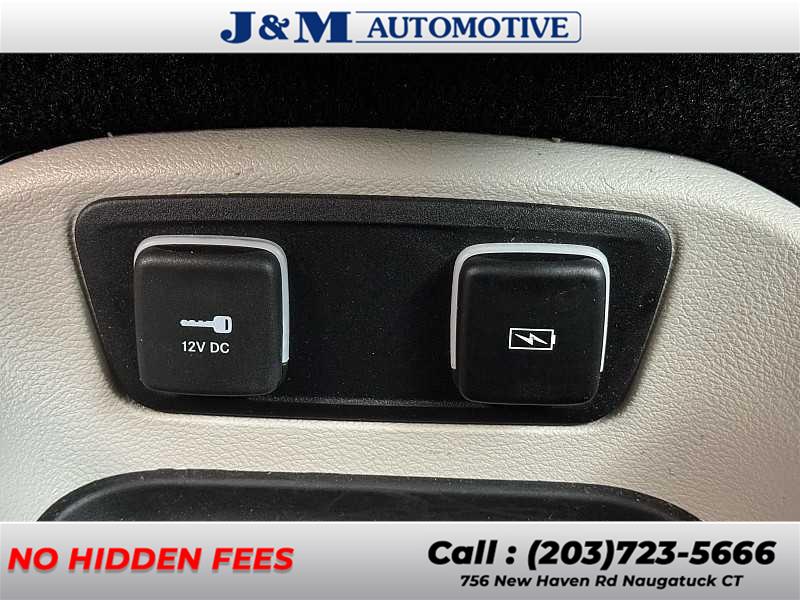 2021 Chrysler Pacifica Touring L, available for sale in Naugatuck, Connecticut | J&M Automotive Sls&Svc LLC. Naugatuck, Connecticut 2021 Chrysler Pacifica Touring L, available for sale in Naugatuck, Connecticut | J&M Automotive Sls&Svc LLC. Naugatuck, Connecticut