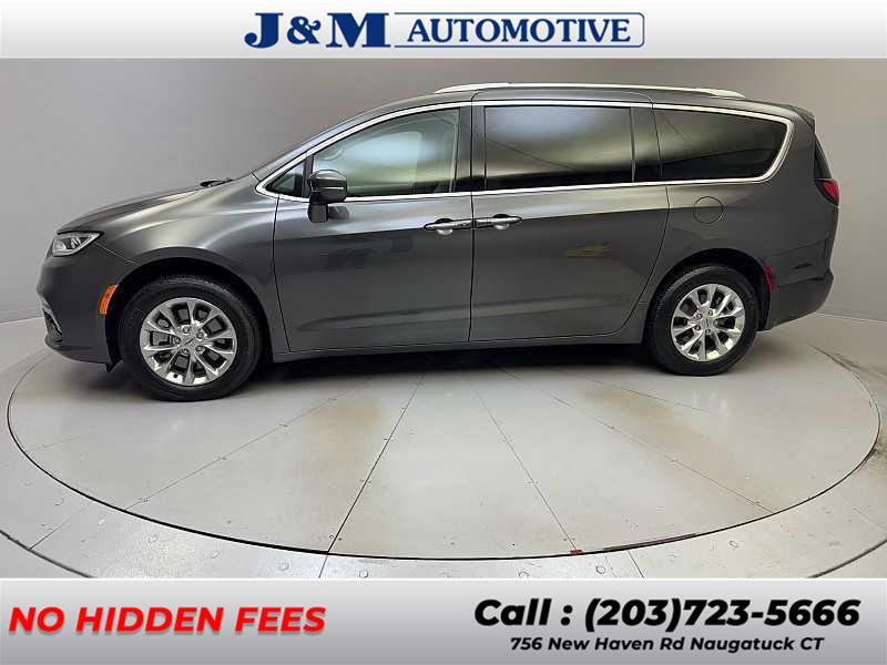 2021 Chrysler Pacifica Touring L, available for sale in Naugatuck, Connecticut | J&M Automotive Sls&Svc LLC. Naugatuck, Connecticut 2021 Chrysler Pacifica Touring L, available for sale in Naugatuck, Connecticut | J&M Automotive Sls&Svc LLC. Naugatuck, Connecticut