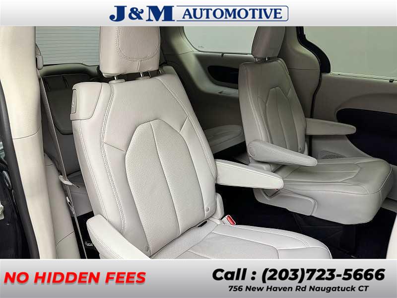 2021 Chrysler Pacifica Touring L, available for sale in Naugatuck, Connecticut | J&M Automotive Sls&Svc LLC. Naugatuck, Connecticut 2021 Chrysler Pacifica Touring L, available for sale in Naugatuck, Connecticut | J&M Automotive Sls&Svc LLC. Naugatuck, Connecticut