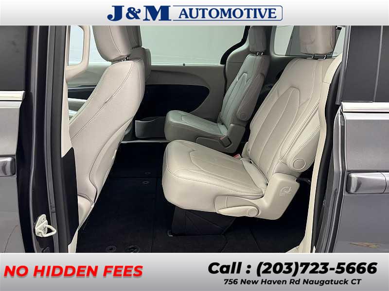 2021 Chrysler Pacifica Touring L, available for sale in Naugatuck, Connecticut | J&M Automotive Sls&Svc LLC. Naugatuck, Connecticut 2021 Chrysler Pacifica Touring L, available for sale in Naugatuck, Connecticut | J&M Automotive Sls&Svc LLC. Naugatuck, Connecticut