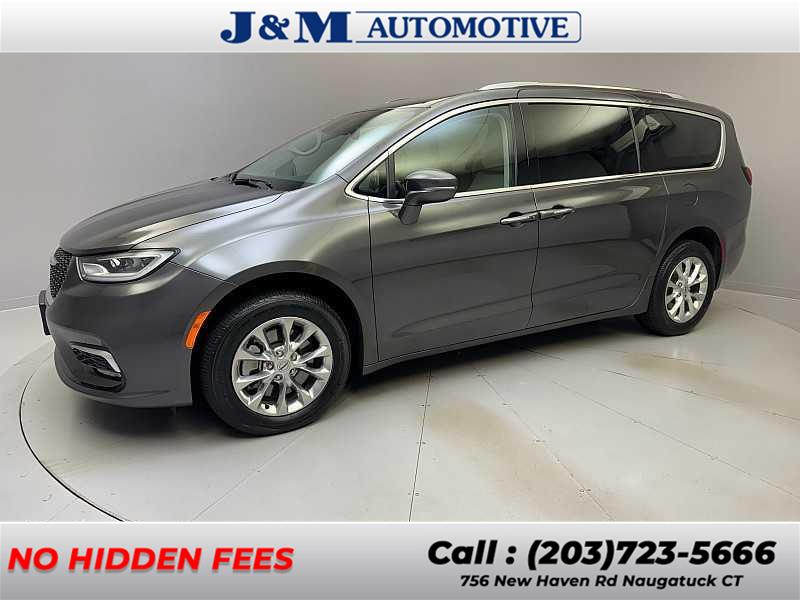 2021 Chrysler Pacifica Touring L, available for sale in Naugatuck, Connecticut | J&M Automotive Sls&Svc LLC. Naugatuck, Connecticut 2021 Chrysler Pacifica Touring L, available for sale in Naugatuck, Connecticut | J&M Automotive Sls&Svc LLC. Naugatuck, Connecticut