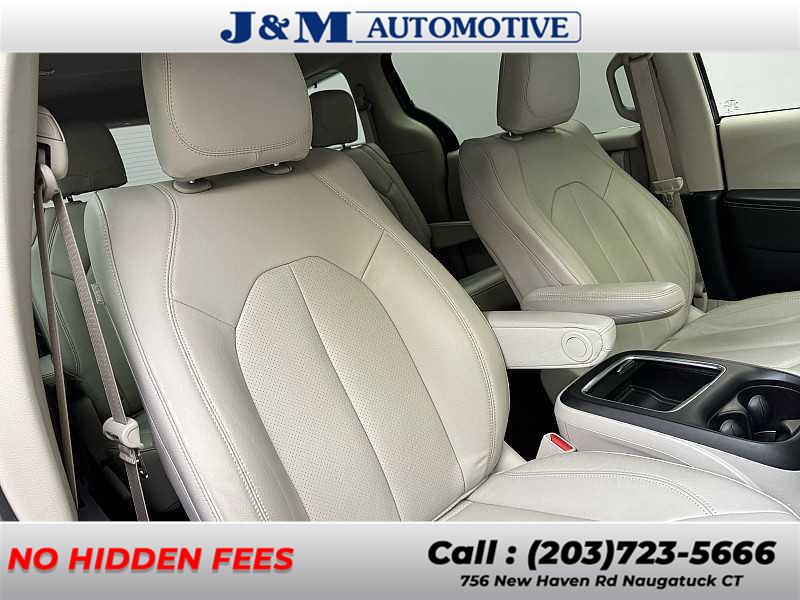2021 Chrysler Pacifica Touring L, available for sale in Naugatuck, Connecticut | J&M Automotive Sls&Svc LLC. Naugatuck, Connecticut 2021 Chrysler Pacifica Touring L, available for sale in Naugatuck, Connecticut | J&M Automotive Sls&Svc LLC. Naugatuck, Connecticut