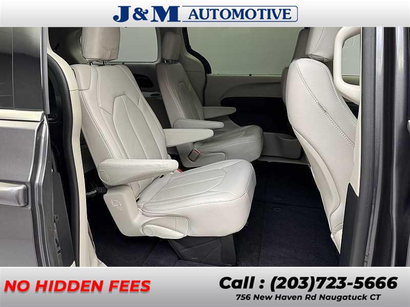 2021 Chrysler Pacifica Touring L, available for sale in Naugatuck, Connecticut | J&M Automotive Sls&Svc LLC. Naugatuck, Connecticut 2021 Chrysler Pacifica Touring L, available for sale in Naugatuck, Connecticut | J&M Automotive Sls&Svc LLC. Naugatuck, Connecticut