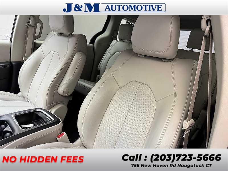 2021 Chrysler Pacifica Touring L, available for sale in Naugatuck, Connecticut | J&M Automotive Sls&Svc LLC. Naugatuck, Connecticut 2021 Chrysler Pacifica Touring L, available for sale in Naugatuck, Connecticut | J&M Automotive Sls&Svc LLC. Naugatuck, Connecticut