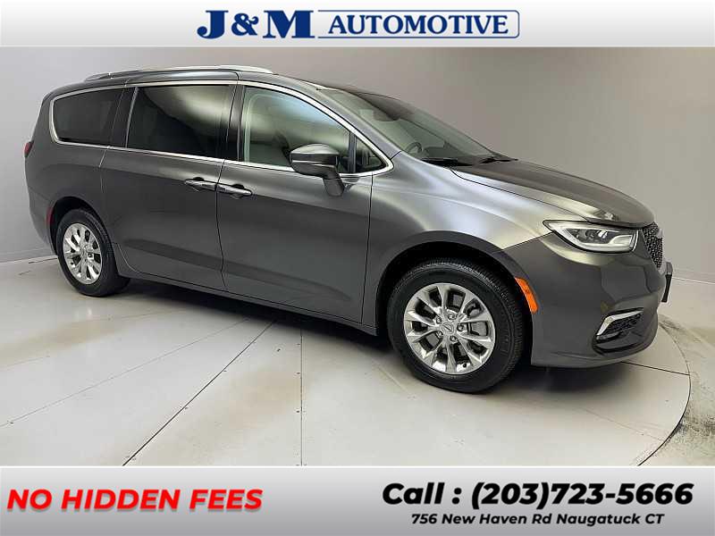 2021 Chrysler Pacifica Touring L, available for sale in Naugatuck, Connecticut | J&M Automotive Sls&Svc LLC. Naugatuck, Connecticut 2021 Chrysler Pacifica Touring L, available for sale in Naugatuck, Connecticut | J&M Automotive Sls&Svc LLC. Naugatuck, Connecticut