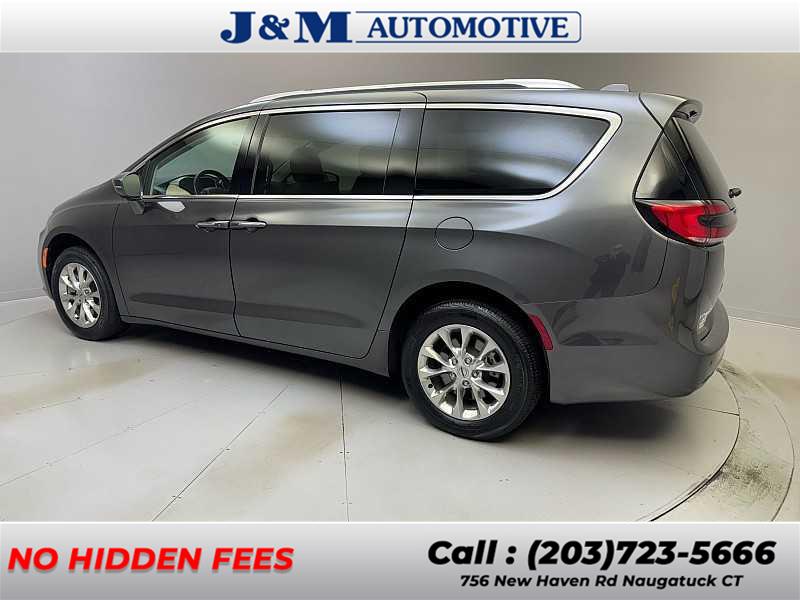 2021 Chrysler Pacifica Touring L, available for sale in Naugatuck, Connecticut | J&M Automotive Sls&Svc LLC. Naugatuck, Connecticut 2021 Chrysler Pacifica Touring L, available for sale in Naugatuck, Connecticut | J&M Automotive Sls&Svc LLC. Naugatuck, Connecticut