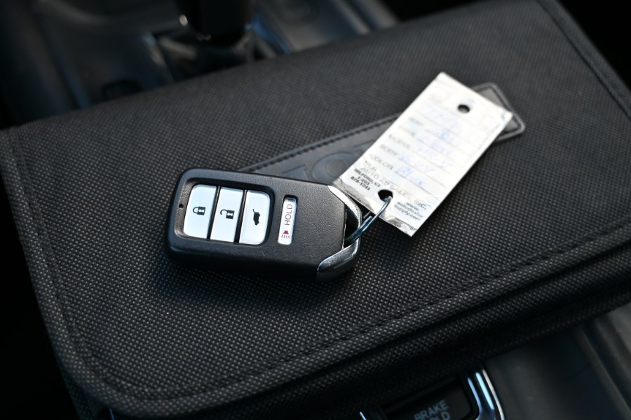 2017 Honda HR-V EX-L Navi AWD, available for sale in Waterbury, Connecticut | Highline Car Connection. Waterbury, Connecticut 2017 Honda HR-V EX-L Navi AWD, available for sale in Waterbury, Connecticut | Highline Car Connection. Waterbury, Connecticut