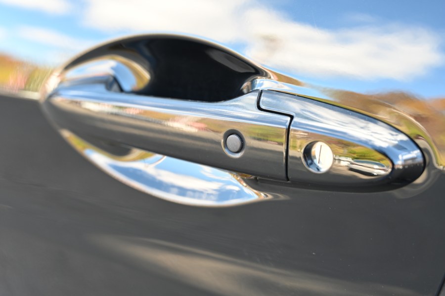 2017 Honda HR-V EX-L Navi AWD, available for sale in Waterbury, Connecticut | Highline Car Connection. Waterbury, Connecticut 2017 Honda HR-V EX-L Navi AWD, available for sale in Waterbury, Connecticut | Highline Car Connection. Waterbury, Connecticut