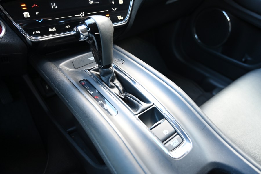 2017 Honda HR-V EX-L Navi AWD, available for sale in Waterbury, Connecticut | Highline Car Connection. Waterbury, Connecticut 2017 Honda HR-V EX-L Navi AWD, available for sale in Waterbury, Connecticut | Highline Car Connection. Waterbury, Connecticut