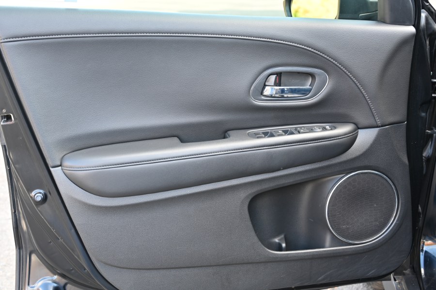 2017 Honda HR-V EX-L Navi AWD, available for sale in Waterbury, Connecticut | Highline Car Connection. Waterbury, Connecticut 2017 Honda HR-V EX-L Navi AWD, available for sale in Waterbury, Connecticut | Highline Car Connection. Waterbury, Connecticut