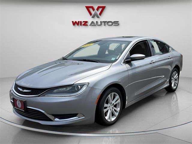 Used 2016 Chrysler 200 in Stratford, Connecticut | Wiz Leasing Inc. Stratford, Connecticut