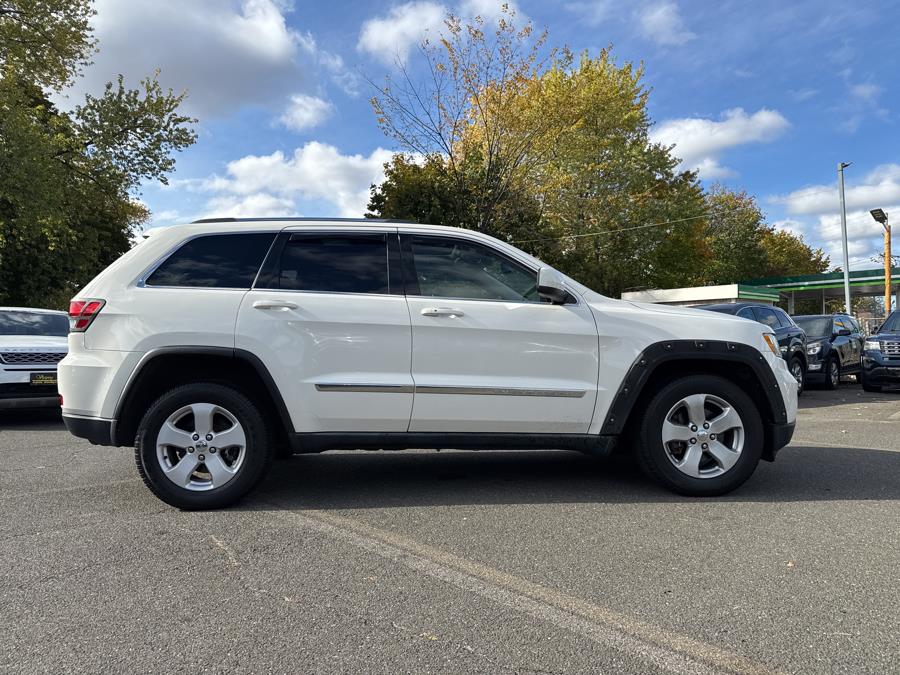 2011 Jeep Grand Cherokee Laredo photo 4