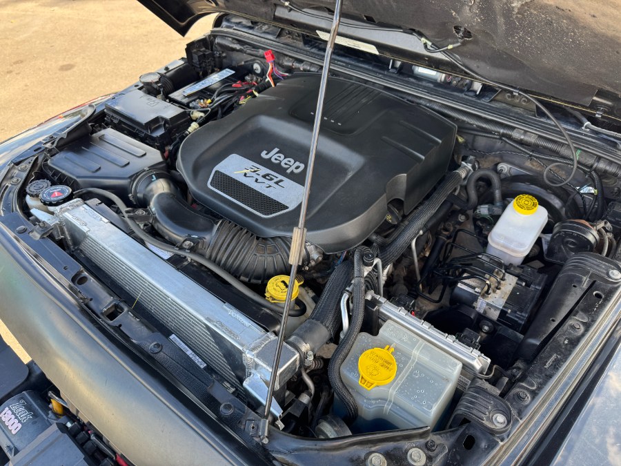 2013 Jeep Wrangler Unlimited 4WD 4dr Rubicon, available for sale in Ortonville, Michigan | Marsh Auto Sales LLC. Ortonville, Michigan 2013 Jeep Wrangler Unlimited 4WD 4dr Rubicon, available for sale in Ortonville, Michigan | Marsh Auto Sales LLC. Ortonville, Michigan