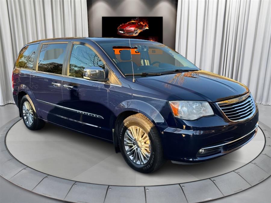 Used 2016 Chrysler Town & Country in Canton, Connecticut | Lava Motors. Canton, Connecticut