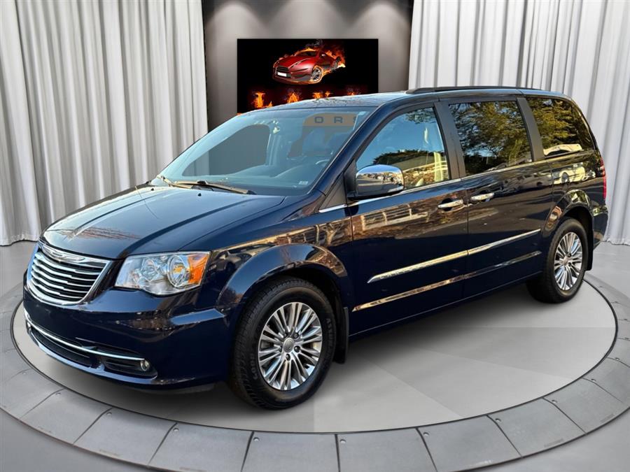 2016 Chrysler Town & Country photo 3