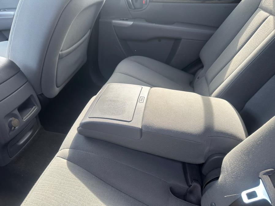 2012 Hyundai Santa Fe FWD 4dr I4 GLS, available for sale in Wallingford, Connecticut | Wallingford Auto Center LLC. Wallingford, Connecticut 2012 Hyundai Santa Fe FWD 4dr I4 GLS, available for sale in Wallingford, Connecticut | Wallingford Auto Center LLC. Wallingford, Connecticut