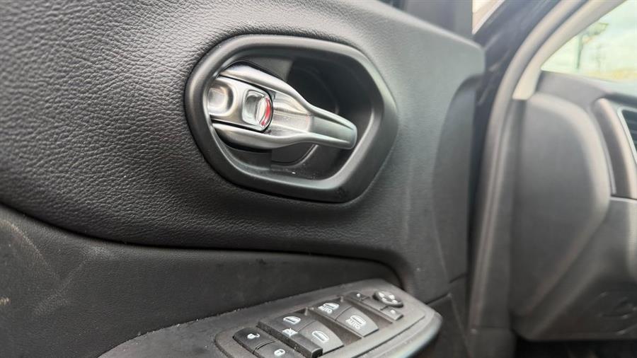 2022 Jeep Cherokee Trailhawk, available for sale in Valley Stream, New York | Certified Performance Motors. Valley Stream, New York 2022 Jeep Cherokee Trailhawk, available for sale in Valley Stream, New York | Certified Performance Motors. Valley Stream, New York