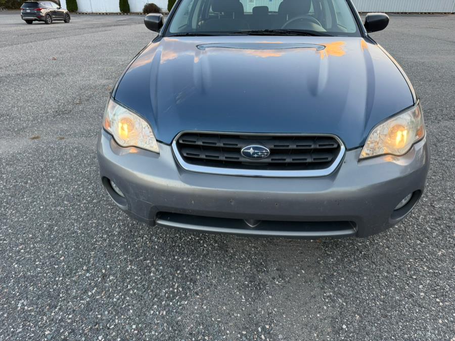 Used 2006 Subaru Legacy Wagon in Springfield, Massachusetts | Auto Globe LLC. Springfield, Massachusetts