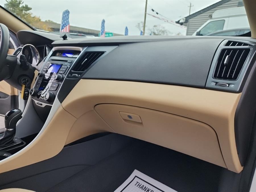 2011 Hyundai Sonata 4dr Sdn 2.4L Man GLS *Ltd Avail*, available for sale in Islip, New York | L.I. Auto Gallery. Islip, New York 2011 Hyundai Sonata 4dr Sdn 2.4L Man GLS *Ltd Avail*, available for sale in Islip, New York | L.I. Auto Gallery. Islip, New York