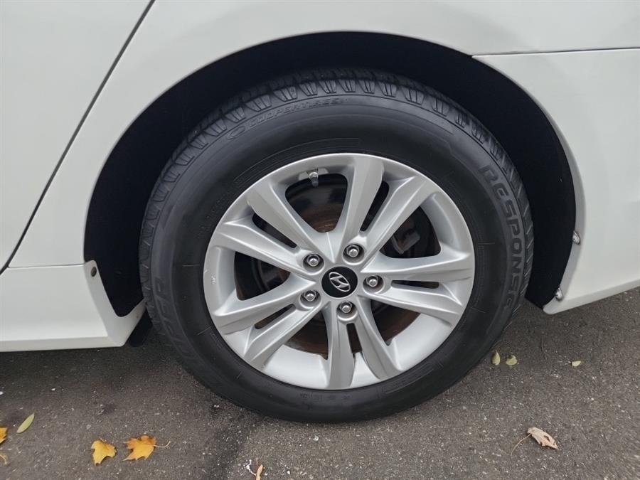 2011 Hyundai Sonata 4dr Sdn 2.4L Man GLS *Ltd Avail*, available for sale in Islip, New York | L.I. Auto Gallery. Islip, New York 2011 Hyundai Sonata 4dr Sdn 2.4L Man GLS *Ltd Avail*, available for sale in Islip, New York | L.I. Auto Gallery. Islip, New York