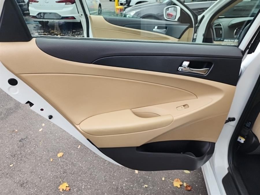 2011 Hyundai Sonata 4dr Sdn 2.4L Man GLS *Ltd Avail*, available for sale in Islip, New York | L.I. Auto Gallery. Islip, New York 2011 Hyundai Sonata 4dr Sdn 2.4L Man GLS *Ltd Avail*, available for sale in Islip, New York | L.I. Auto Gallery. Islip, New York