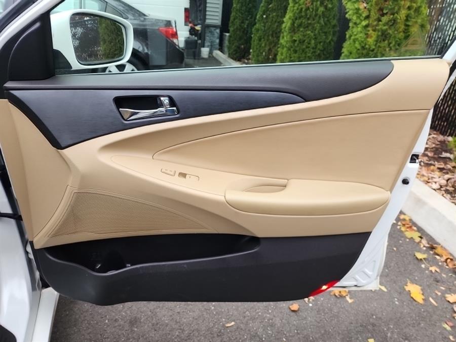 2011 Hyundai Sonata 4dr Sdn 2.4L Man GLS *Ltd Avail*, available for sale in Islip, New York | L.I. Auto Gallery. Islip, New York 2011 Hyundai Sonata 4dr Sdn 2.4L Man GLS *Ltd Avail*, available for sale in Islip, New York | L.I. Auto Gallery. Islip, New York