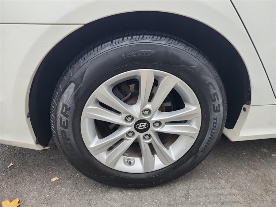 2011 Hyundai Sonata 4dr Sdn 2.4L Man GLS *Ltd Avail*, available for sale in Islip, New York | L.I. Auto Gallery. Islip, New York 2011 Hyundai Sonata 4dr Sdn 2.4L Man GLS *Ltd Avail*, available for sale in Islip, New York | L.I. Auto Gallery. Islip, New York