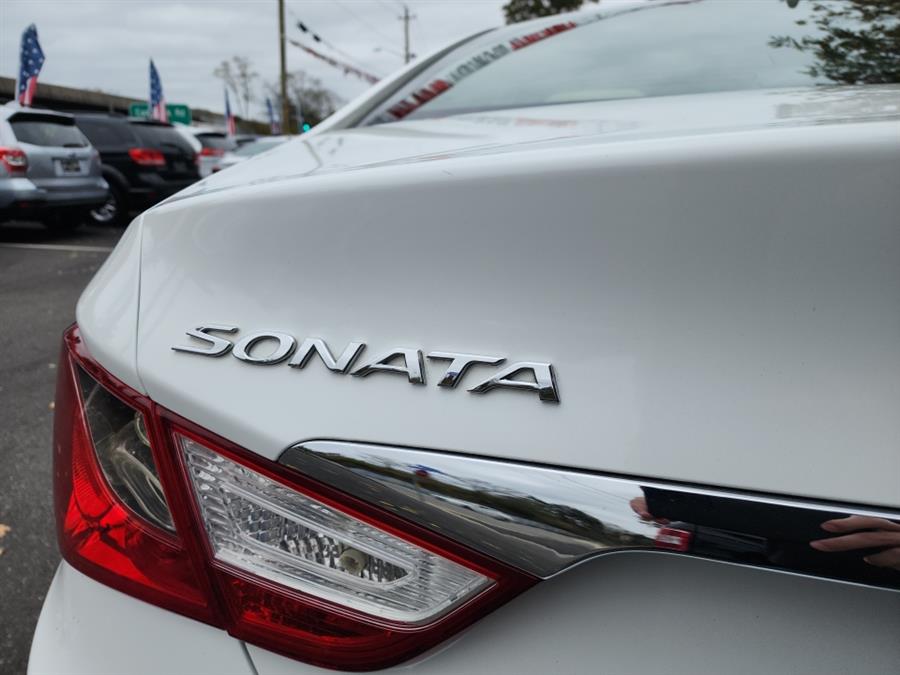 2011 Hyundai Sonata 4dr Sdn 2.4L Man GLS *Ltd Avail*, available for sale in Islip, New York | L.I. Auto Gallery. Islip, New York 2011 Hyundai Sonata 4dr Sdn 2.4L Man GLS *Ltd Avail*, available for sale in Islip, New York | L.I. Auto Gallery. Islip, New York