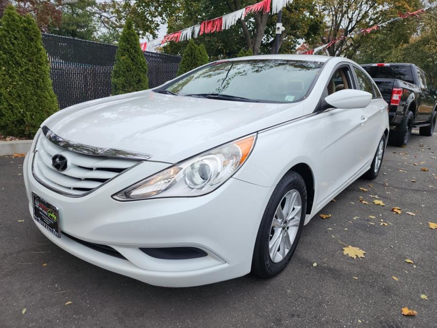 2011 Hyundai Sonata 4dr Sdn 2.4L Man GLS *Ltd Avail*, available for sale in Islip, New York | L.I. Auto Gallery. Islip, New York 2011 Hyundai Sonata 4dr Sdn 2.4L Man GLS *Ltd Avail*, available for sale in Islip, New York | L.I. Auto Gallery. Islip, New York