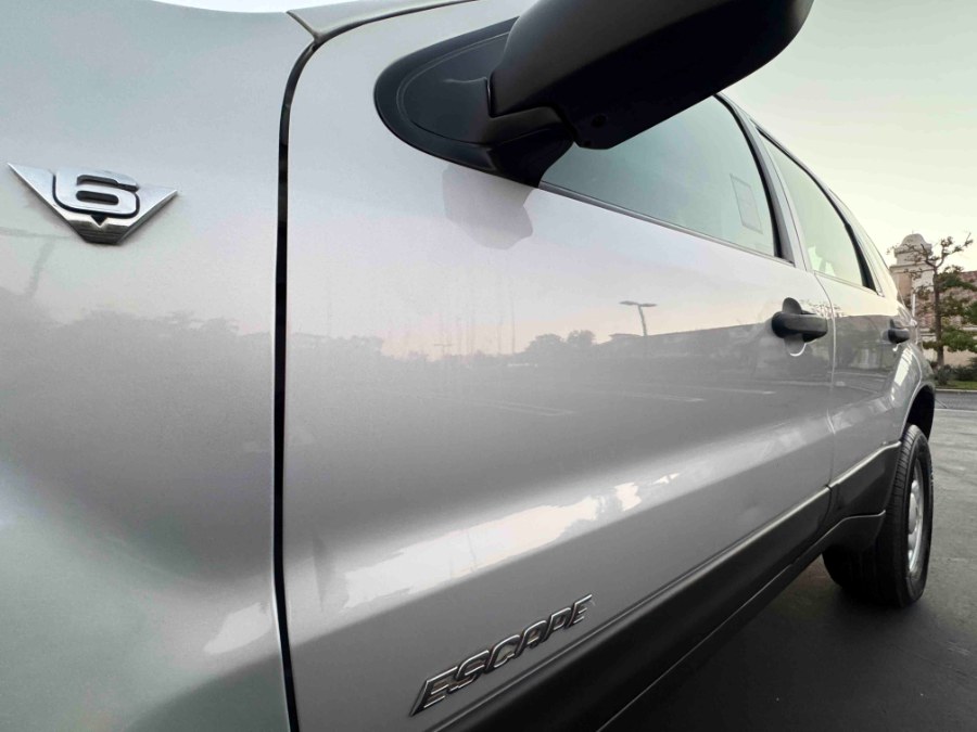 2002 Ford Escape 4dr 103" WB XLS Choice, available for sale in Lake Forest, California | Pacific Green Line. Lake Forest, California 2002 Ford Escape 4dr 103" WB XLS Choice, available for sale in Lake Forest, California | Pacific Green Line. Lake Forest, California