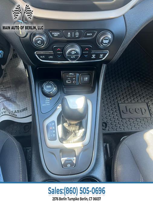 2016 Jeep Cherokee 4WD 4dr Latitude, available for sale in Berlin, Connecticut | Main Auto of Berlin. Berlin, Connecticut 2016 Jeep Cherokee 4WD 4dr Latitude, available for sale in Berlin, Connecticut | Main Auto of Berlin. Berlin, Connecticut