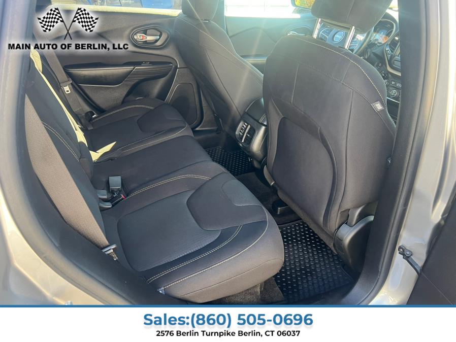 2016 Jeep Cherokee 4WD 4dr Latitude, available for sale in Berlin, Connecticut | Main Auto of Berlin. Berlin, Connecticut 2016 Jeep Cherokee 4WD 4dr Latitude, available for sale in Berlin, Connecticut | Main Auto of Berlin. Berlin, Connecticut