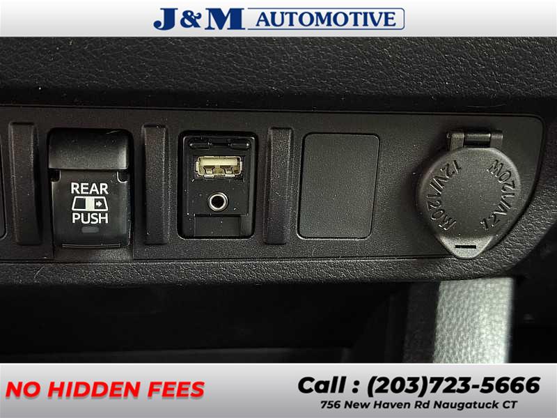 2019 Toyota Tacoma SR5, available for sale in Naugatuck, Connecticut | J&M Automotive Sls&Svc LLC. Naugatuck, Connecticut 2019 Toyota Tacoma SR5, available for sale in Naugatuck, Connecticut | J&M Automotive Sls&Svc LLC. Naugatuck, Connecticut